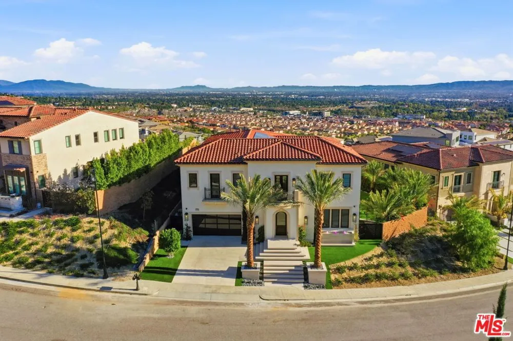 20448 W Liverpool Way Porter Ranch, CA 91326