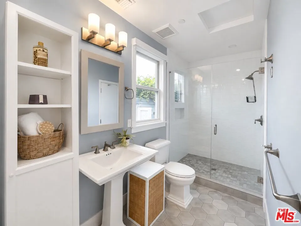 713 Bay Street Santa Monica, CA 90405