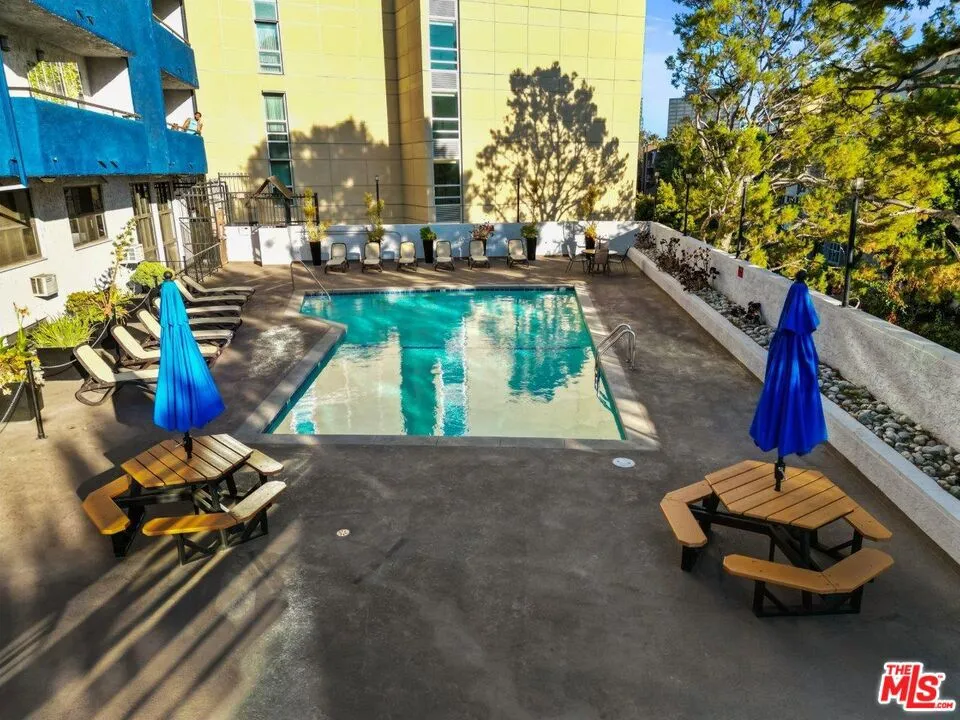 10982 Roebling Avenue #423 Los Angeles, CA 90024