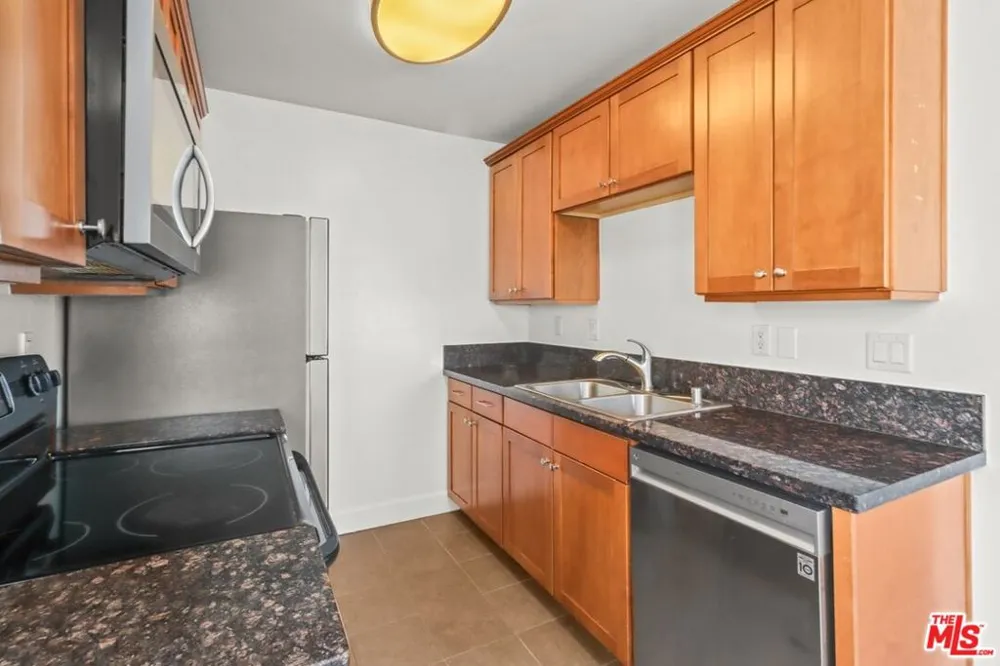10982 Roebling Avenue #423 Los Angeles, CA 90024