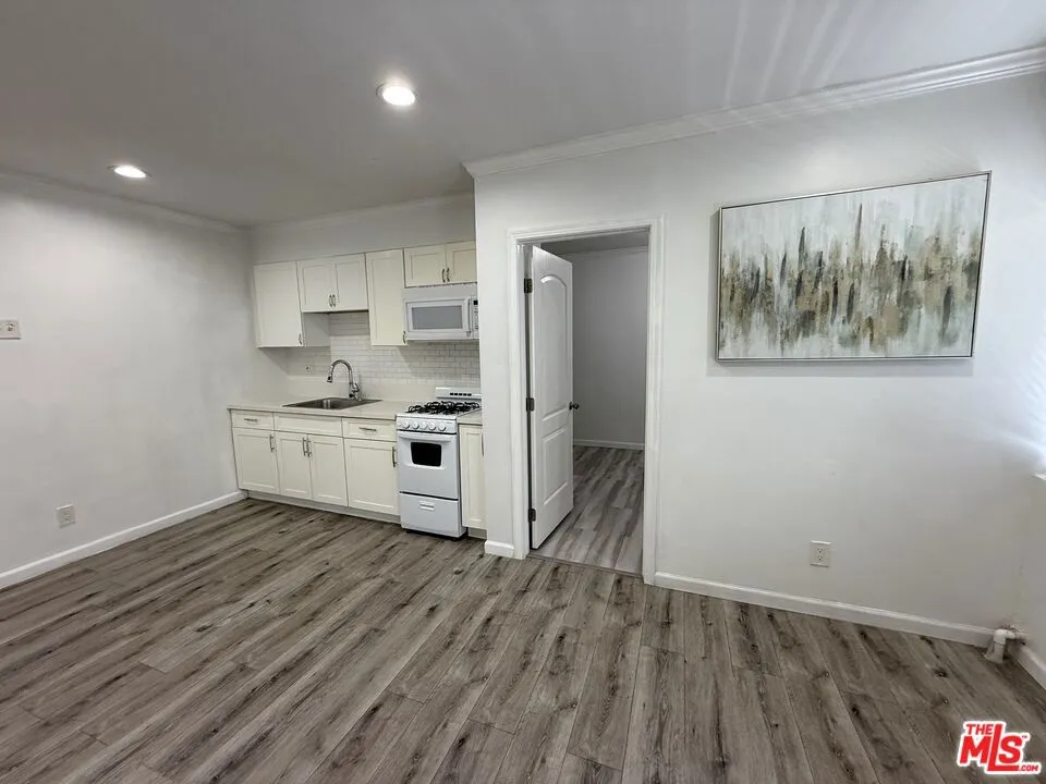 2922 S Budlong Avenue #7 Los Angeles, CA 90007
