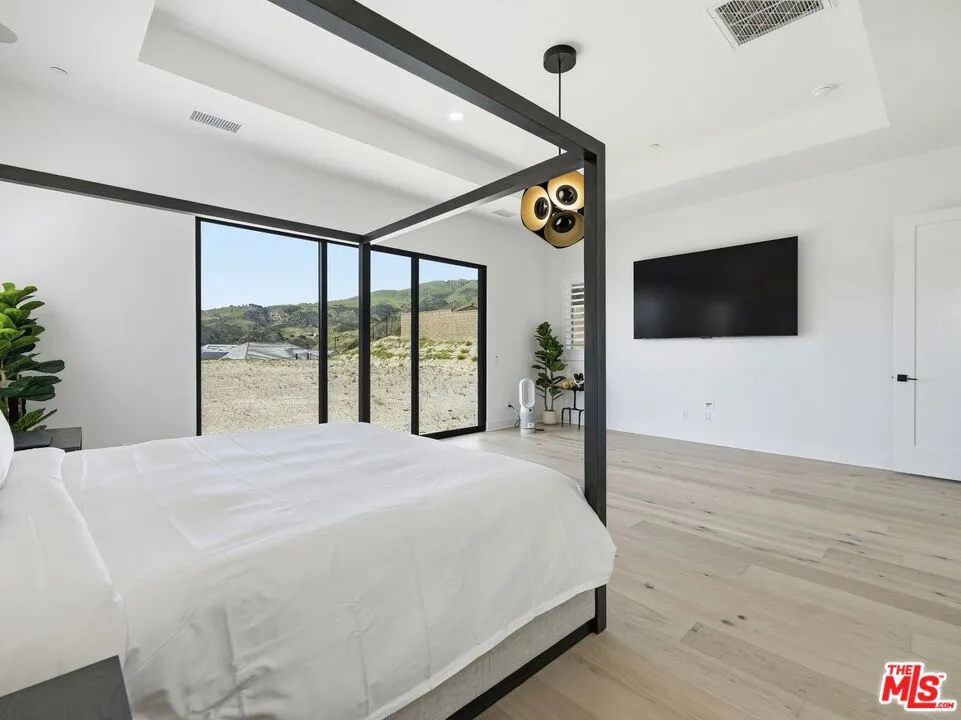 12061 Northstar Lane Porter Ranch, CA 91326