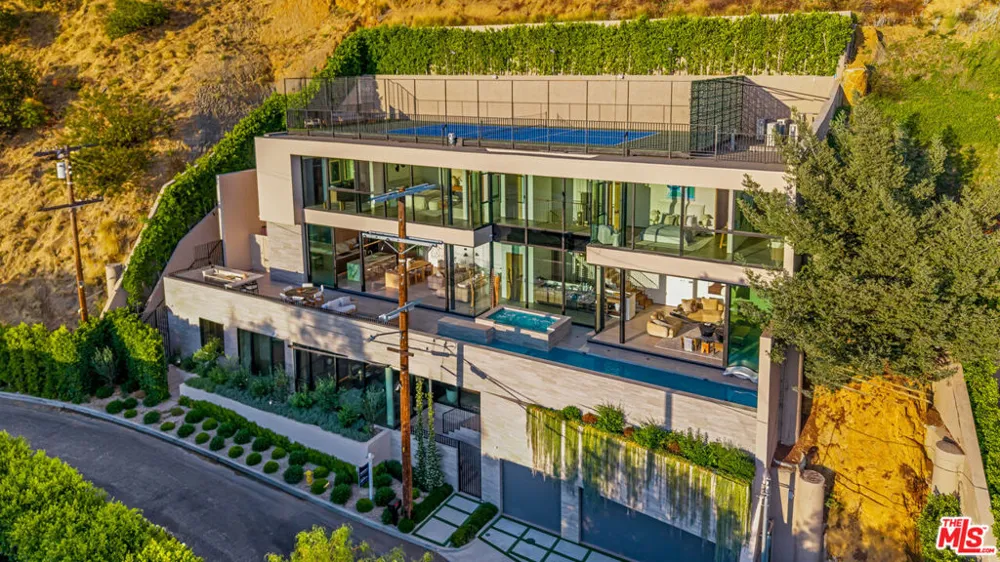 8777 W Hollywood Boulevard Los Angeles, CA 90069