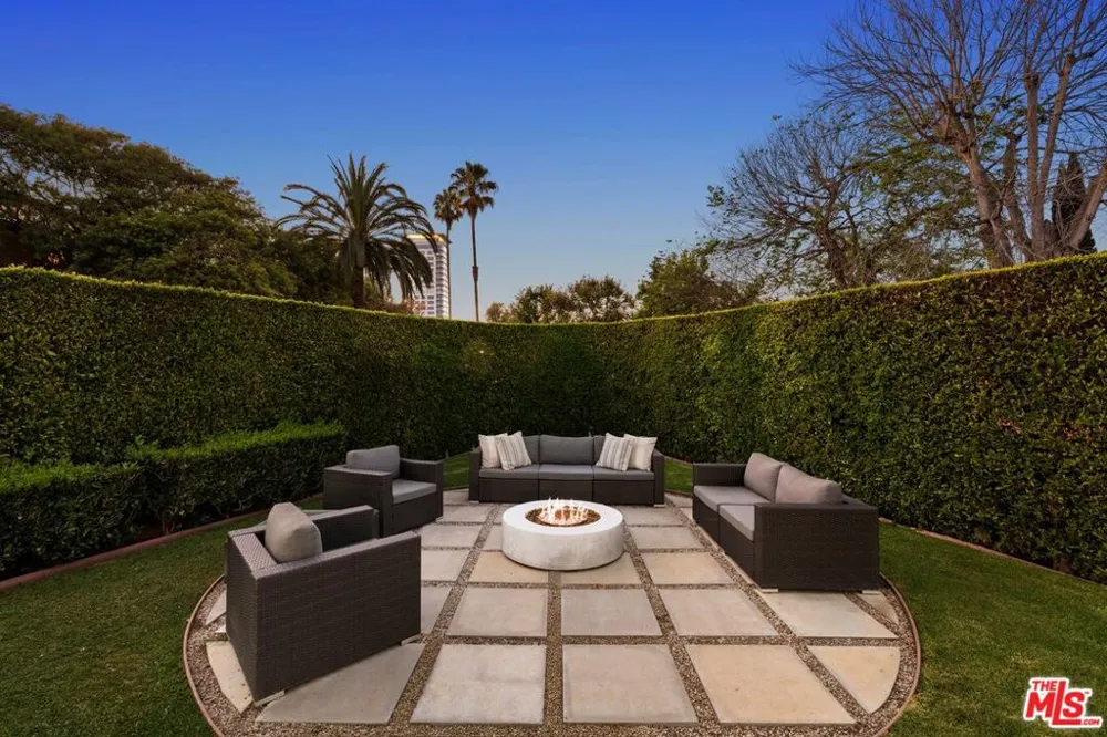 1409 Club View Drive Los Angeles, CA 90024