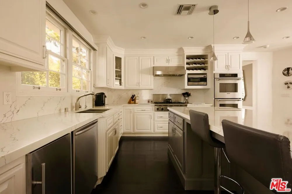 1409 Club View Drive Los Angeles, CA 90024