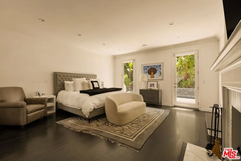 1409 Club View Drive Los Angeles, CA 90024