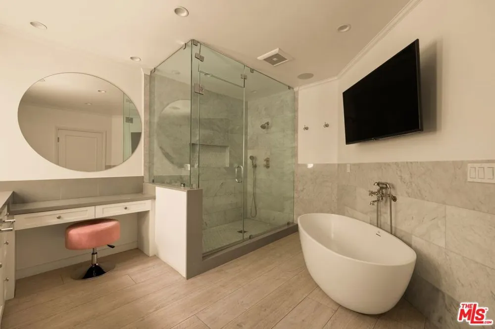 1409 Club View Drive Los Angeles, CA 90024