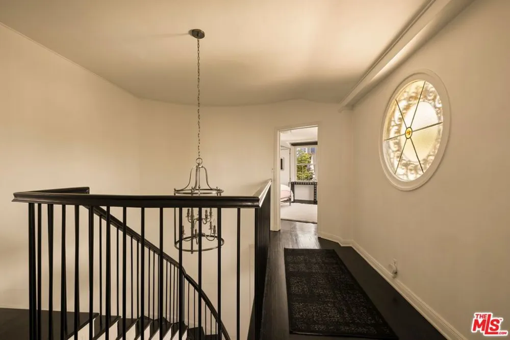 1409 Club View Drive Los Angeles, CA 90024