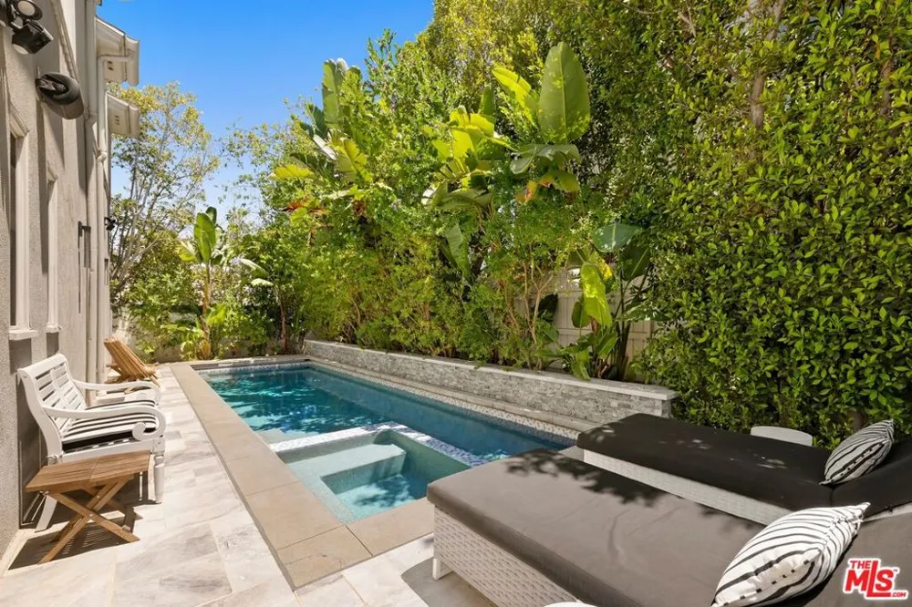 1409 Club View Drive Los Angeles, CA 90024