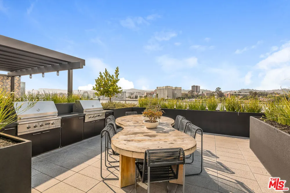 10777 Wilshire Boulevard #404 Los Angeles, CA 90024