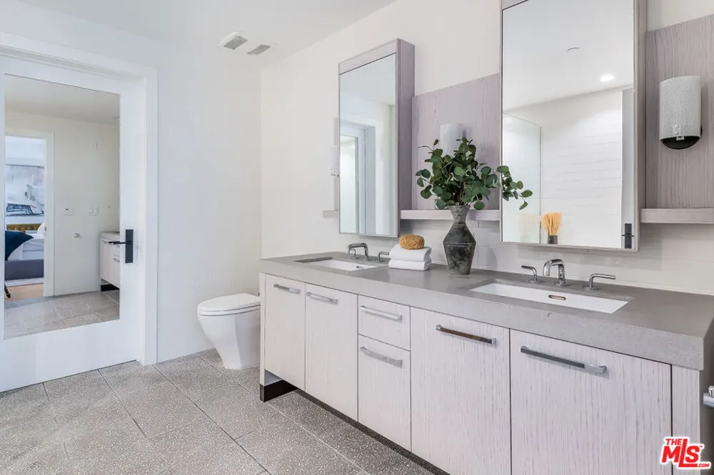 10777 Wilshire Boulevard #404 Los Angeles, CA 90024