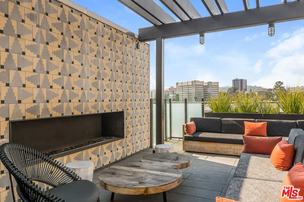 10777 Wilshire Boulevard #404 Los Angeles, CA 90024