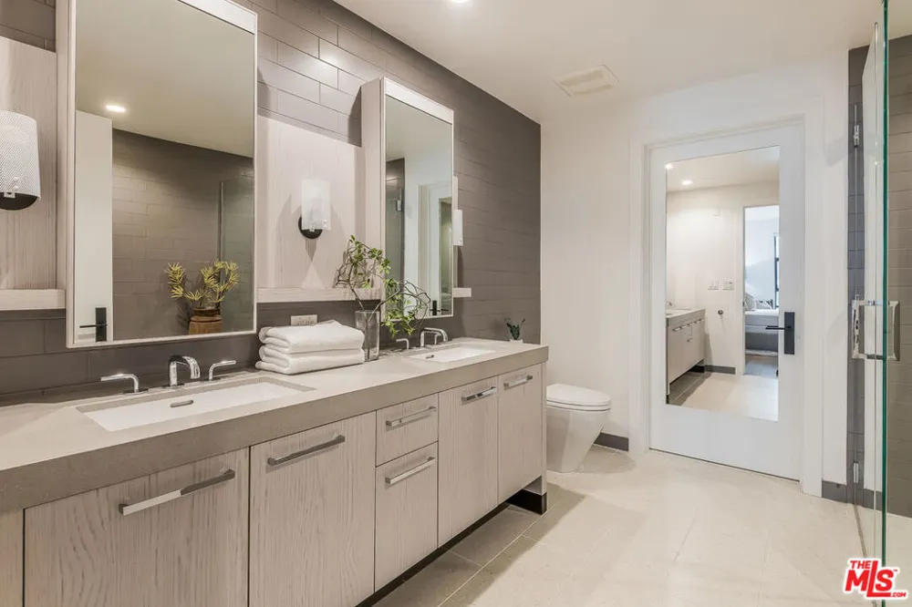 10777 Wilshire Boulevard #404 Los Angeles, CA 90024