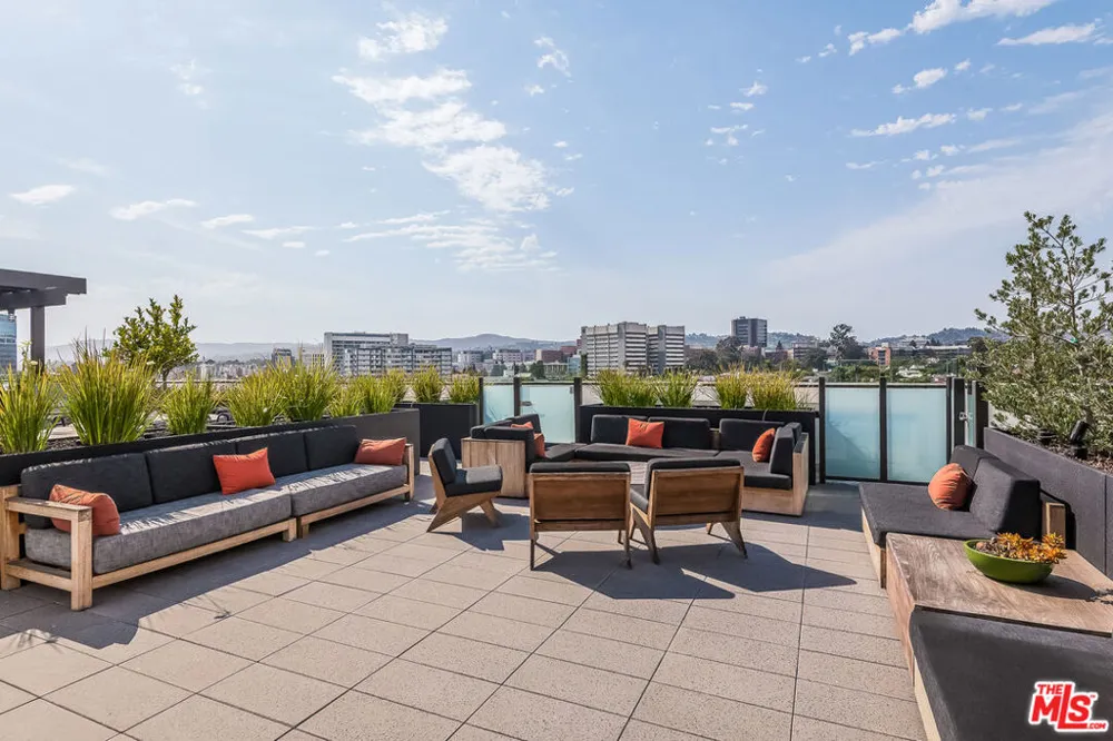 10777 Wilshire Boulevard #404 Los Angeles, CA 90024