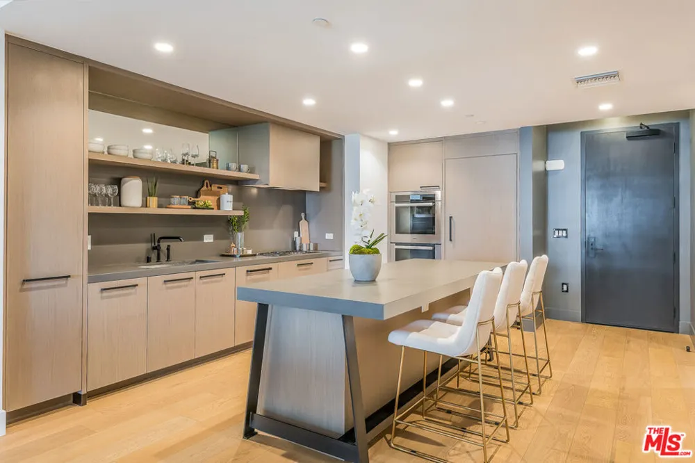 10777 Wilshire Boulevard #404 Los Angeles, CA 90024