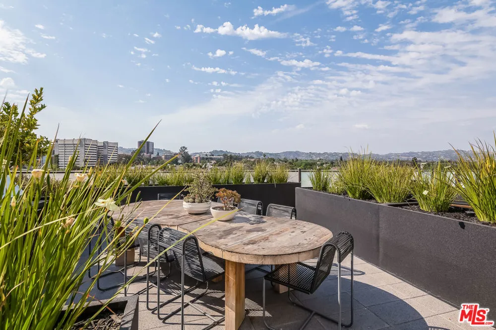 10777 Wilshire Boulevard #404 Los Angeles, CA 90024