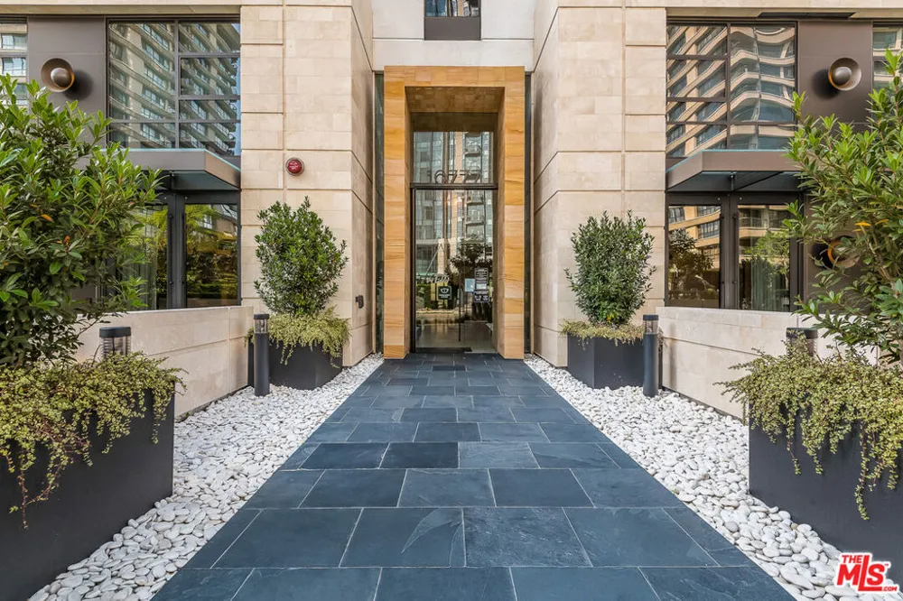 10777 Wilshire Boulevard #404 Los Angeles, CA 90024
