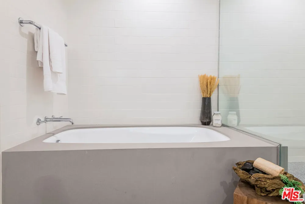 10777 Wilshire Boulevard #404 Los Angeles, CA 90024