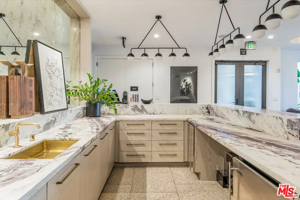 10777 Wilshire Boulevard #404 Los Angeles, CA 90024