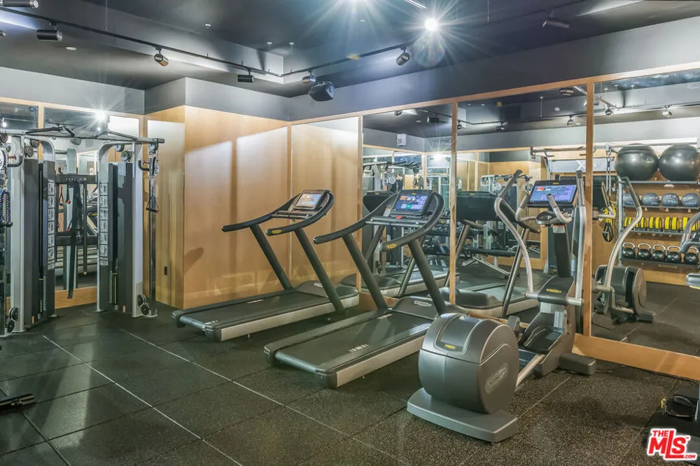 10777 Wilshire Boulevard #404 Los Angeles, CA 90024