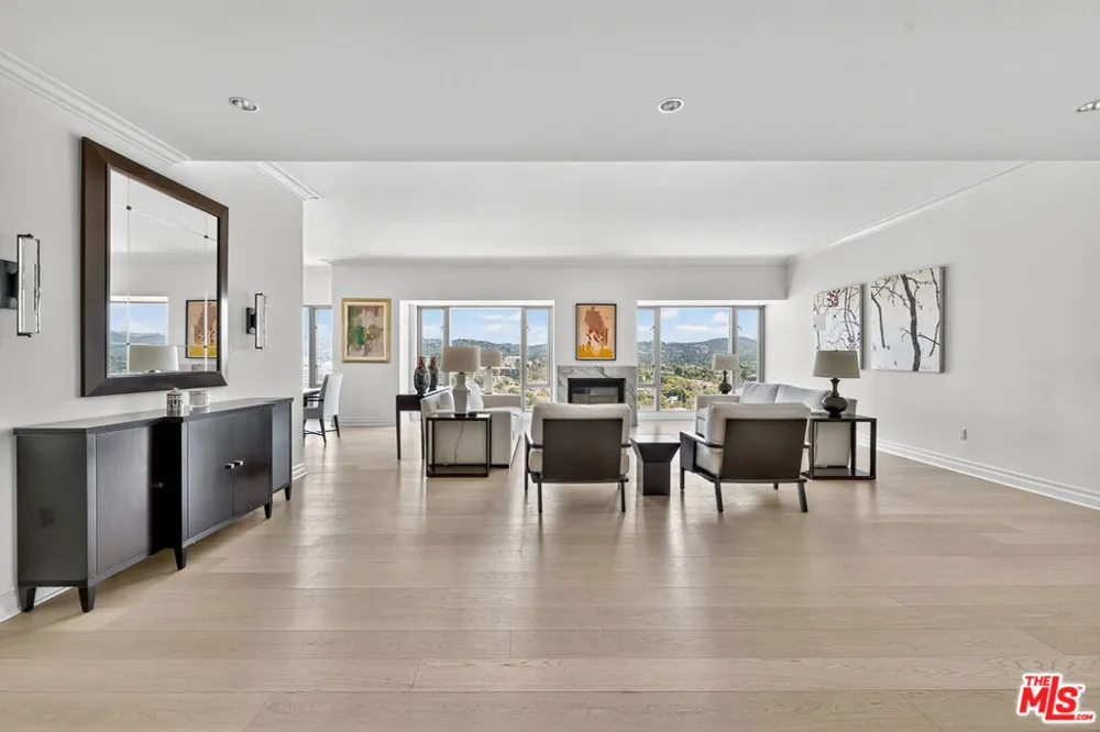 10727 Wilshire Boulevard #1802 Los Angeles, CA 90024
