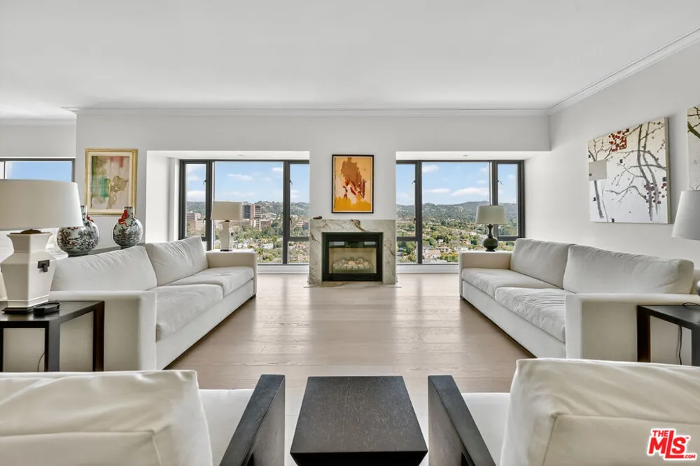 10727 Wilshire Boulevard #1802 Los Angeles, CA 90024