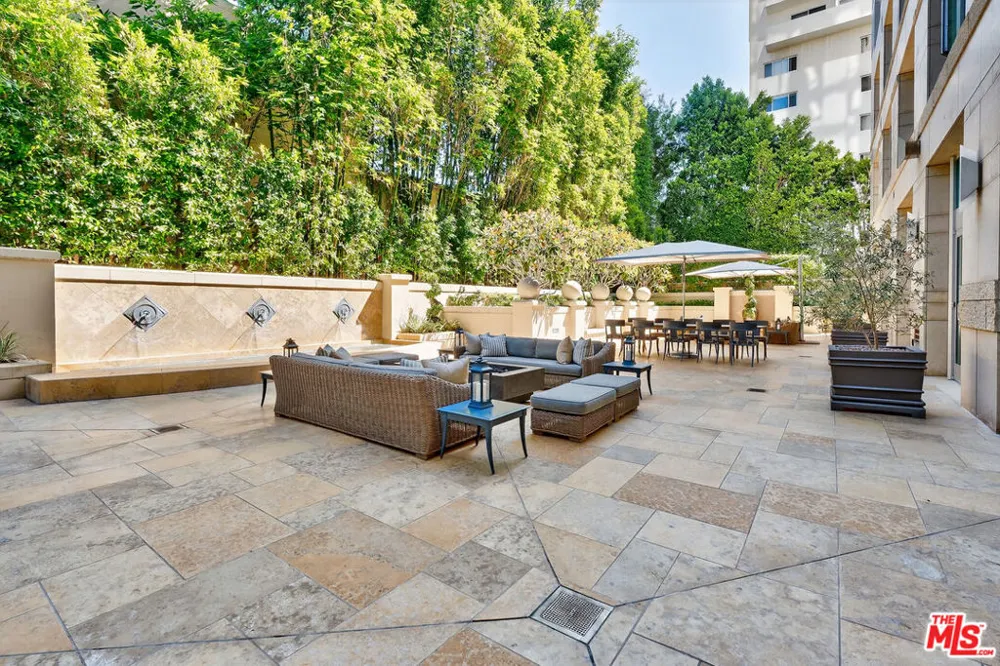 10727 Wilshire Boulevard #1802 Los Angeles, CA 90024