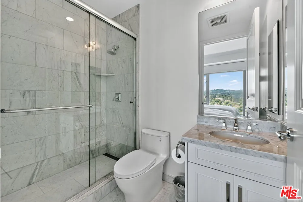 10727 Wilshire Boulevard #1802 Los Angeles, CA 90024