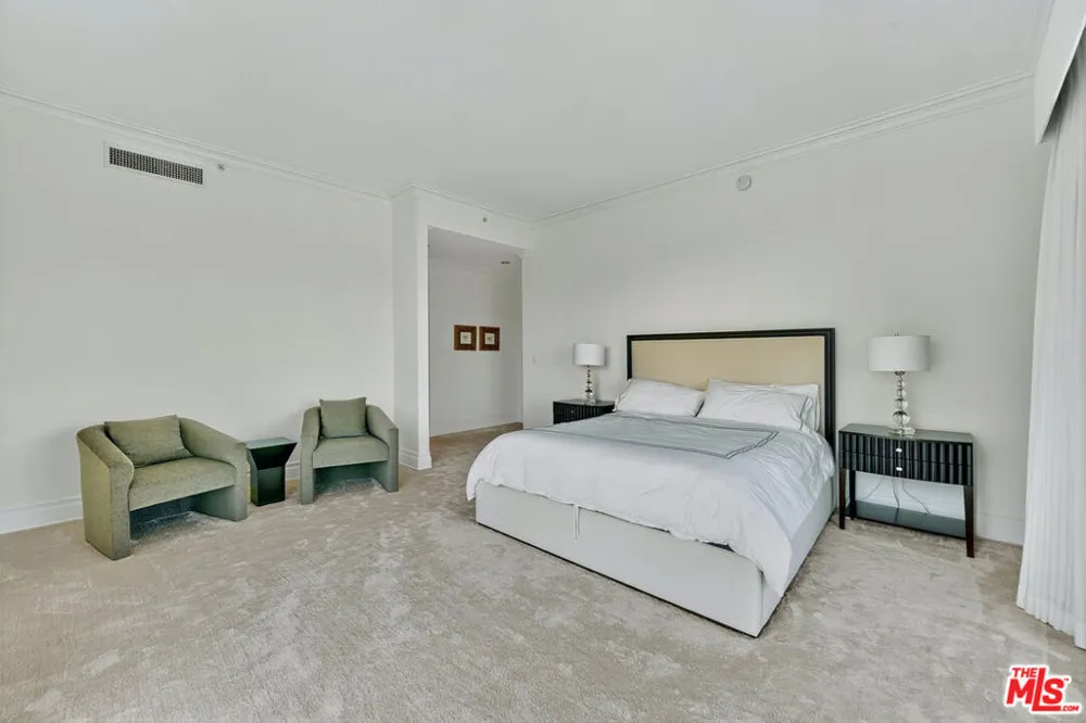 10727 Wilshire Boulevard #1802 Los Angeles, CA 90024