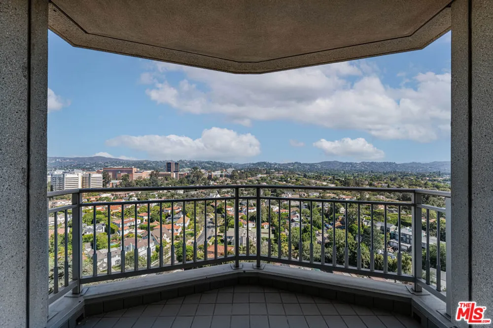 10727 Wilshire Boulevard #1802 Los Angeles, CA 90024
