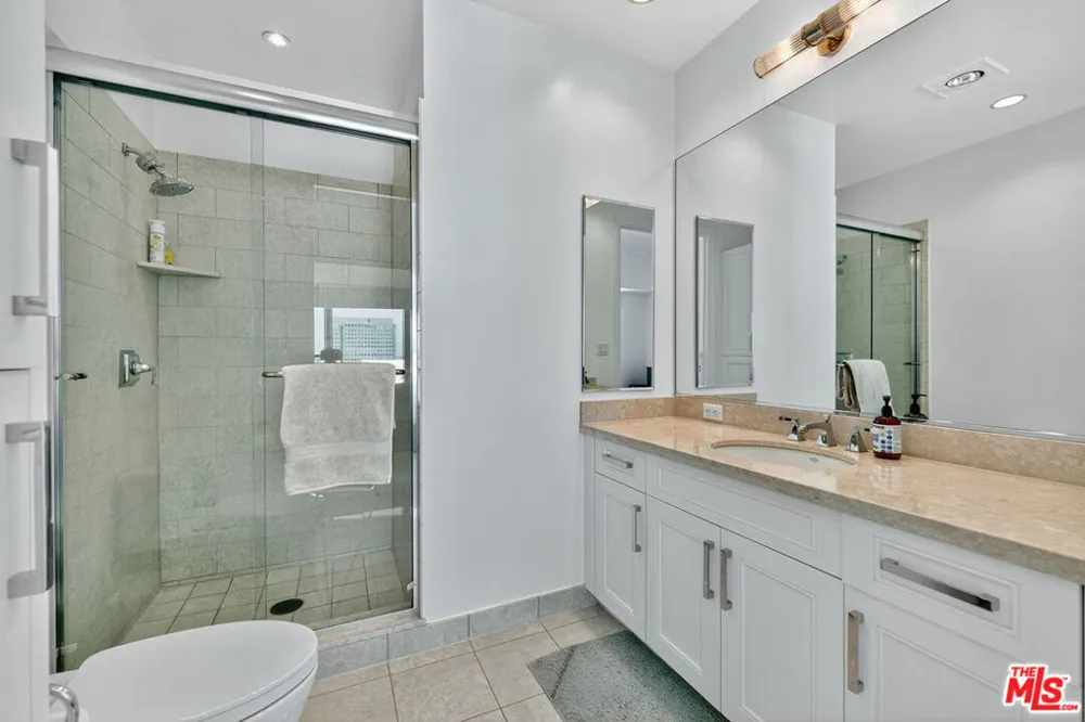 10727 Wilshire Boulevard #1802 Los Angeles, CA 90024