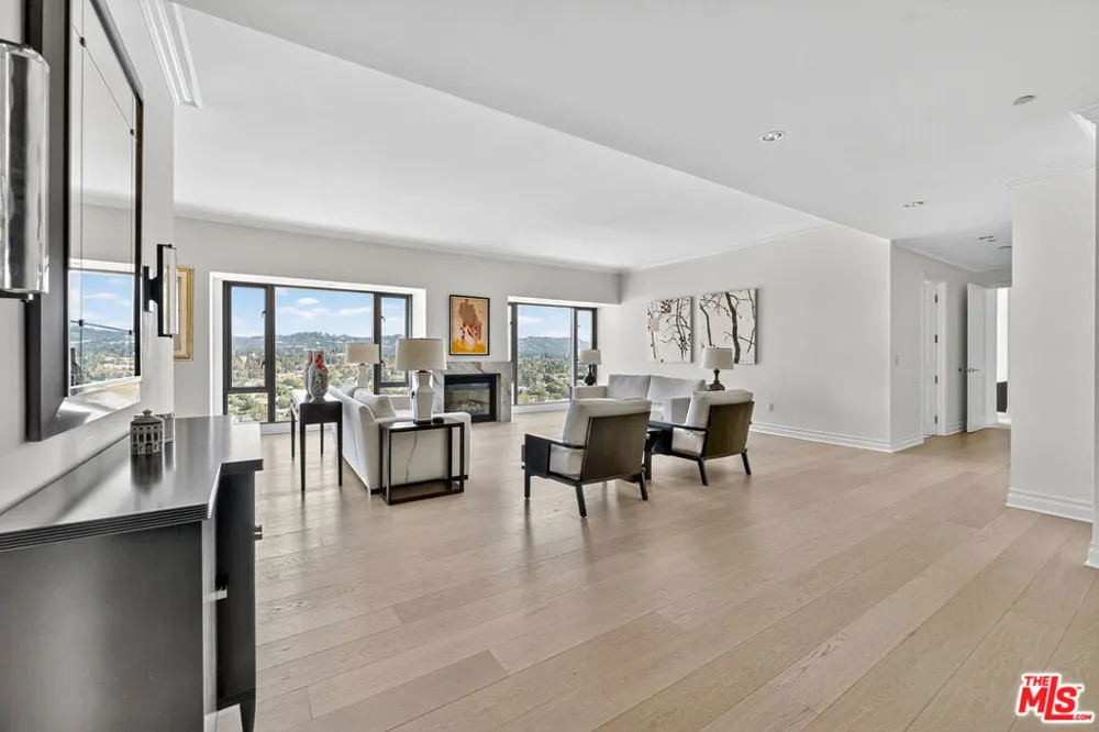 10727 Wilshire Boulevard #1802 Los Angeles, CA 90024