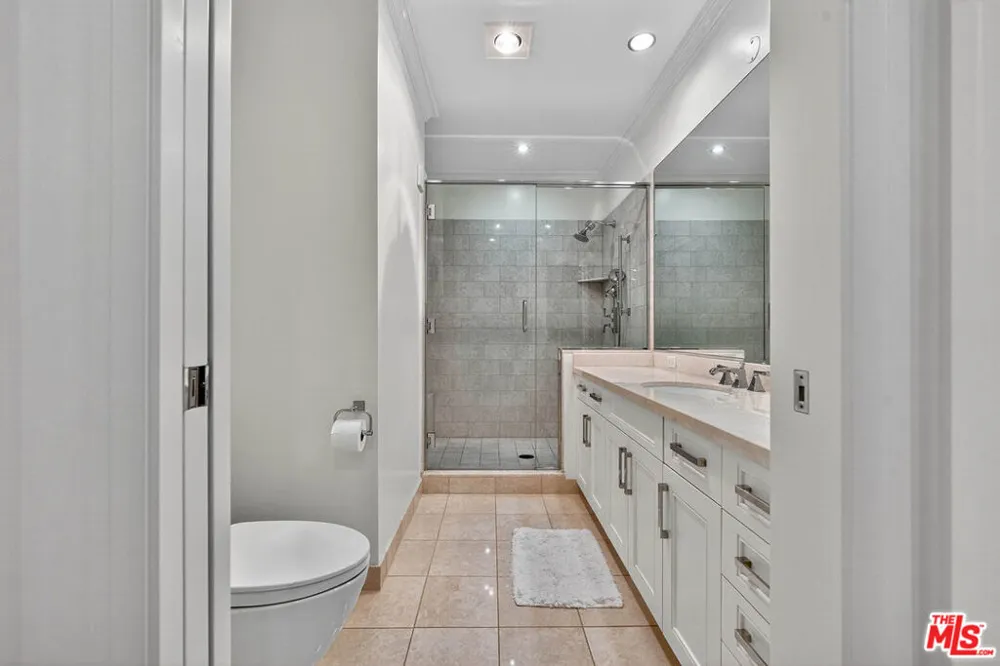 10727 Wilshire Boulevard #1802 Los Angeles, CA 90024