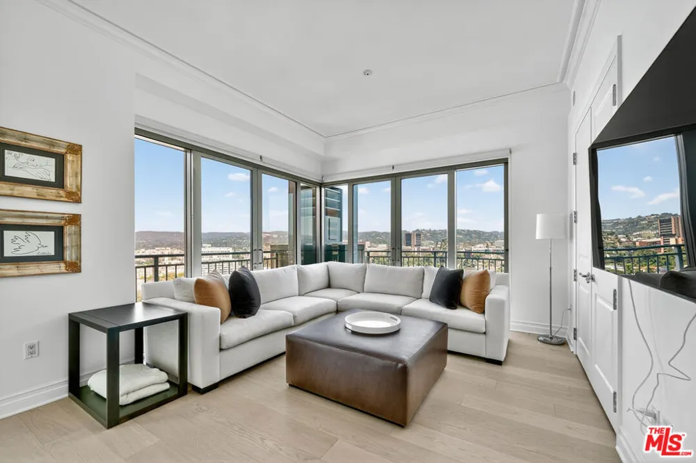 10727 Wilshire Boulevard #1802 Los Angeles, CA 90024