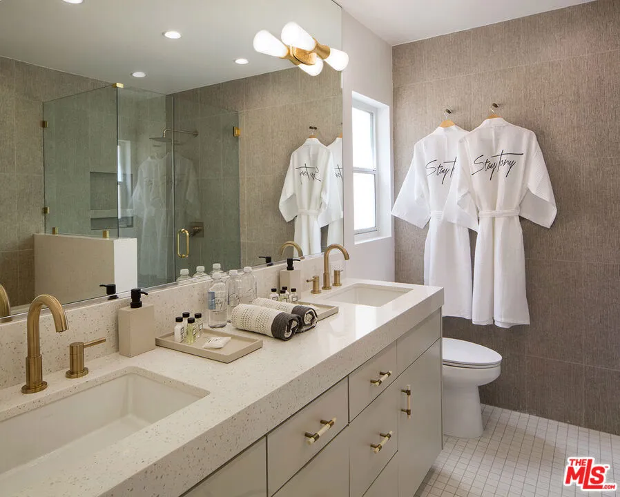 8917 E Cynthia Street #2 West Hollywood, CA 90069