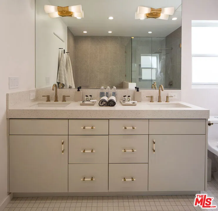 8917 E Cynthia Street #2 West Hollywood, CA 90069