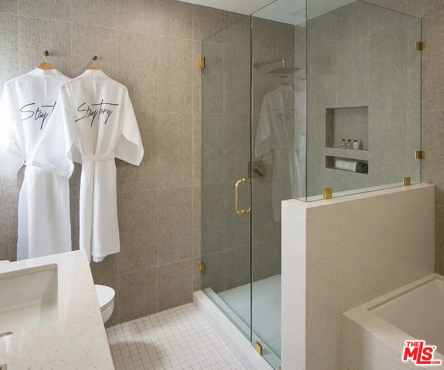 8917 E Cynthia Street #2 West Hollywood, CA 90069