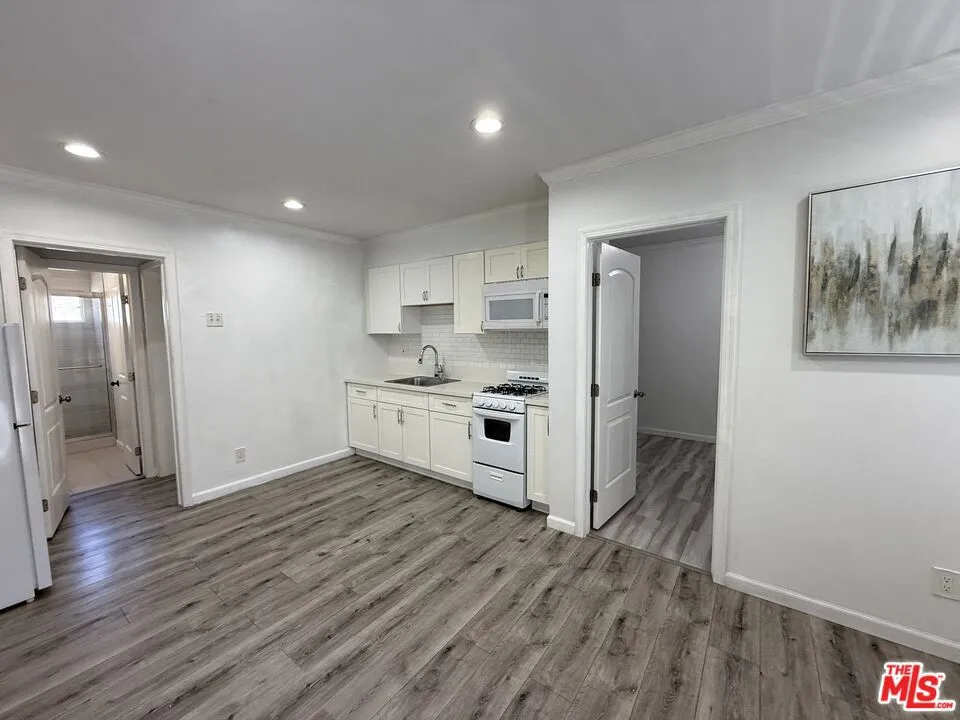 2922 S Budlong Avenue #9 Los Angeles, CA 90007