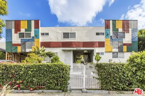 2922 S Budlong Avenue #9