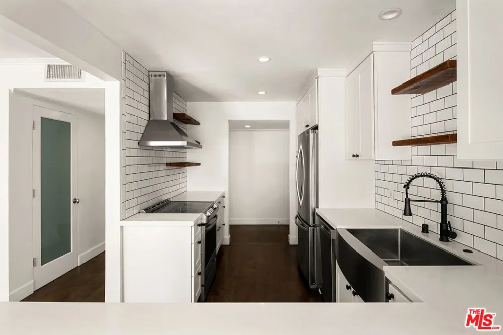 121 Croft Avenue #105 Los Angeles, CA 90048