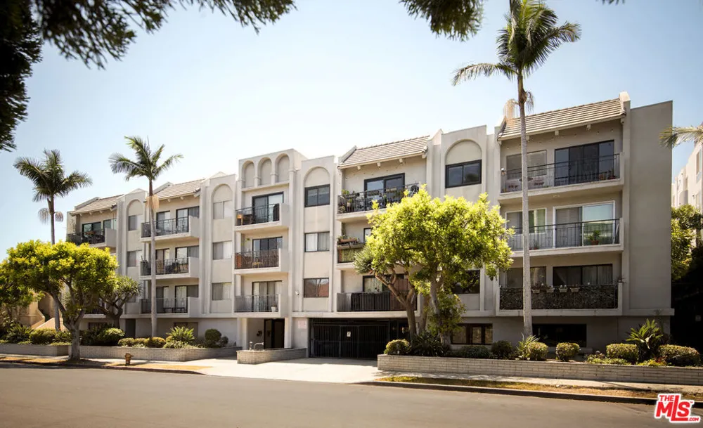 121 Croft Avenue #105 Los Angeles, CA 90048