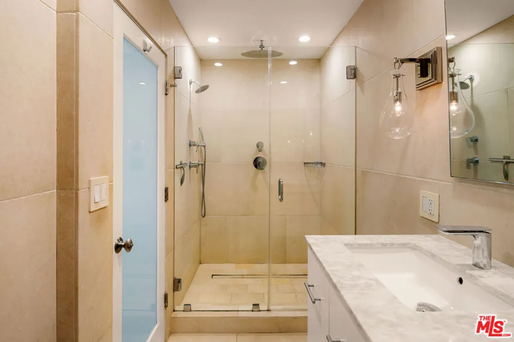 121 Croft Avenue #105 Los Angeles, CA 90048