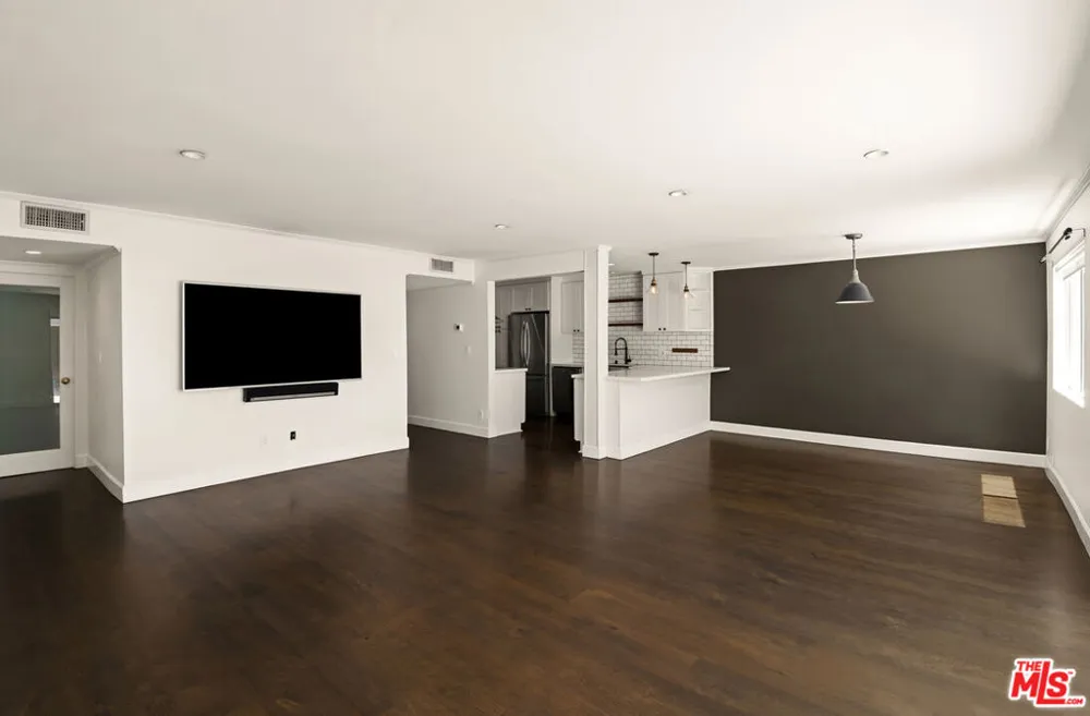 121 Croft Avenue #105 Los Angeles, CA 90048