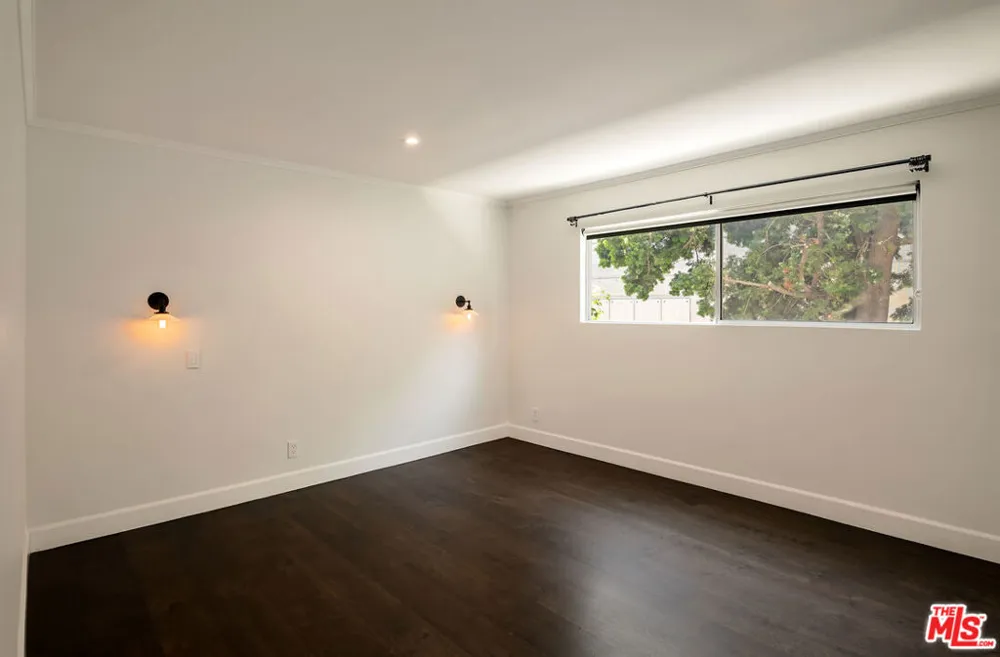 121 Croft Avenue #105 Los Angeles, CA 90048
