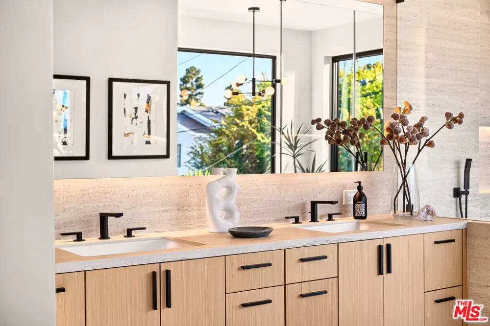 12035 Navy Street Los Angeles, CA 90066