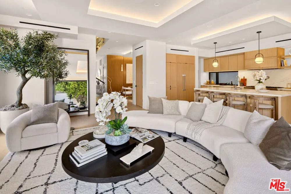 12035 Navy Street Los Angeles, CA 90066