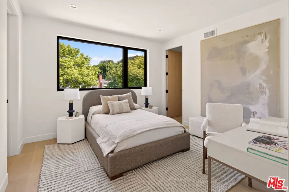 12035 Navy Street Los Angeles, CA 90066