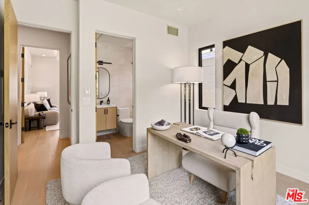 12035 Navy Street Los Angeles, CA 90066