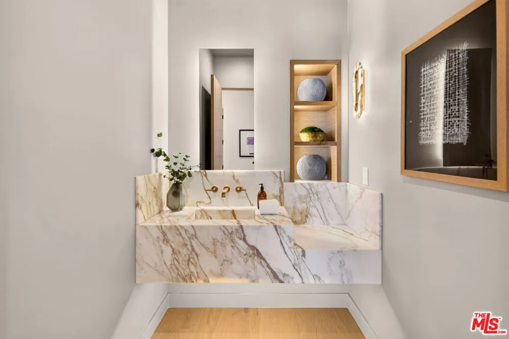 12035 Navy Street Los Angeles, CA 90066