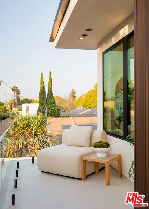12035 Navy Street Los Angeles, CA 90066